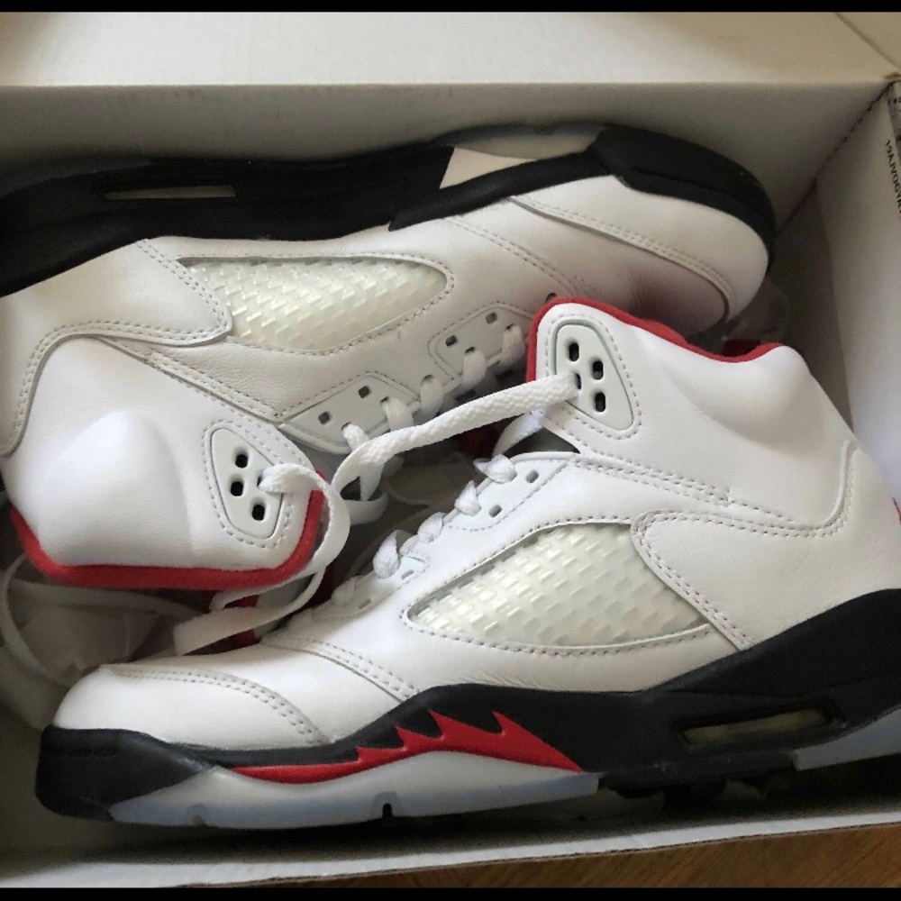 Air Jordan Retro 5 2020 “Fire Red" 440888 102.